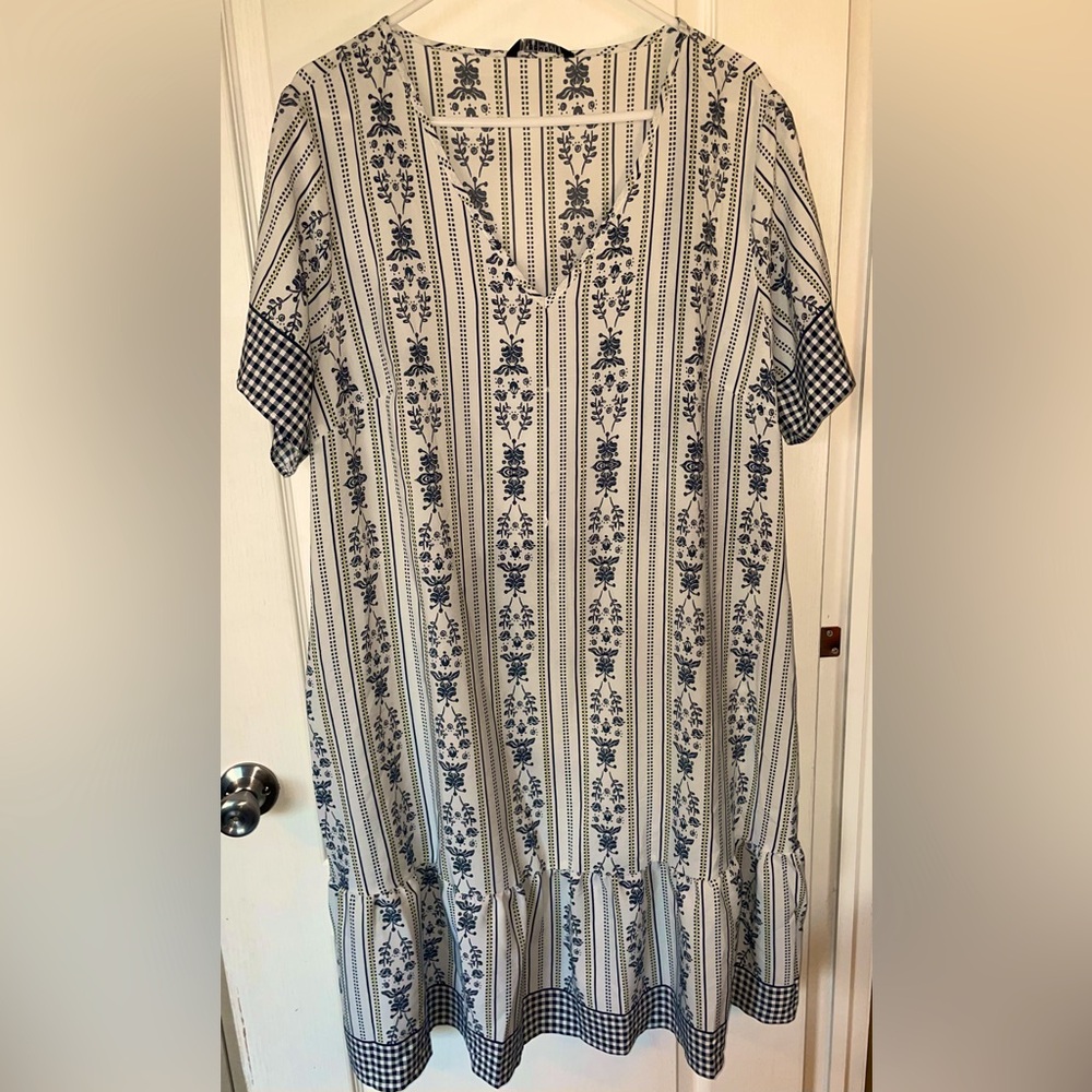NWT BloomChic Blue &White Dress